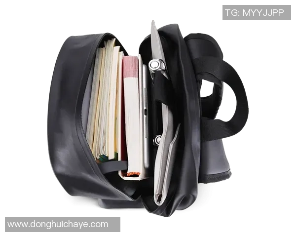 巴西足球明星们的时尚背包选择与潮流趋势解析 巴西足球明星们的时尚背包选择与潮流趋势解析