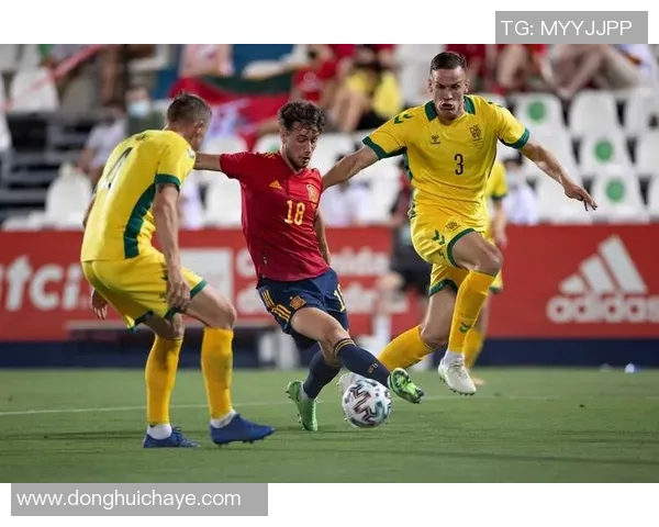 足球明星塔吉克男孩的成长故事与足球梦想之路揭秘 足球明星塔吉克男孩的成长故事与足球梦想之路揭秘